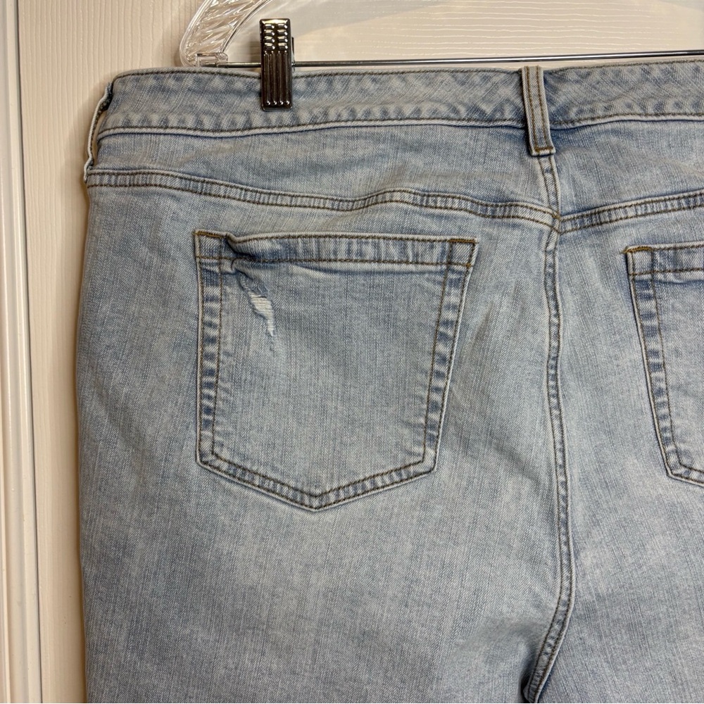 Women's Size 18 TORRID Perfect 10" Bermuda Jean Shorts Vintage Stretch Ripped - Picture 6 of 12